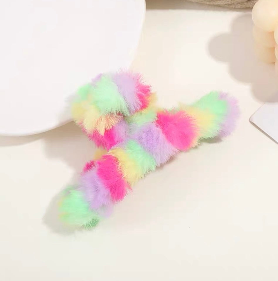 Fluffy Rainbow Hair Clip – Colorful Furry Barrette for Girls, Pride Month Accessory, Kawaii Pastel Y2K Hairpin