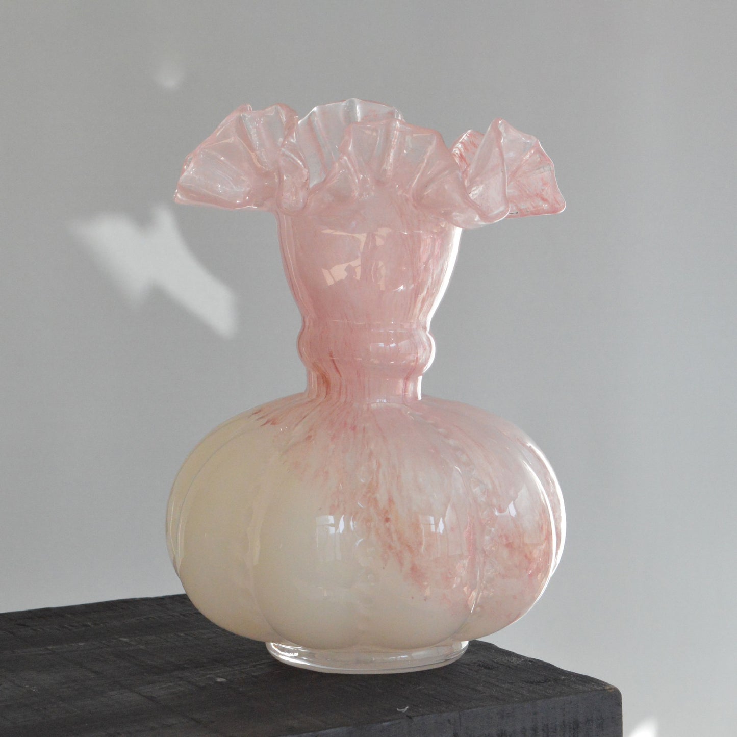 Dopamine Pink Gradient Ruffled French Fenton Artistic Glass Vase